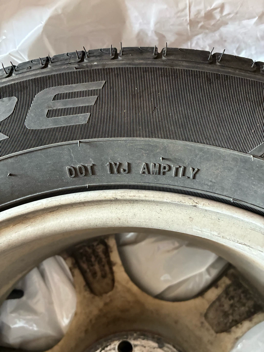 Sailun 185/65R15 Radial Tubeless Tire - photo 3
