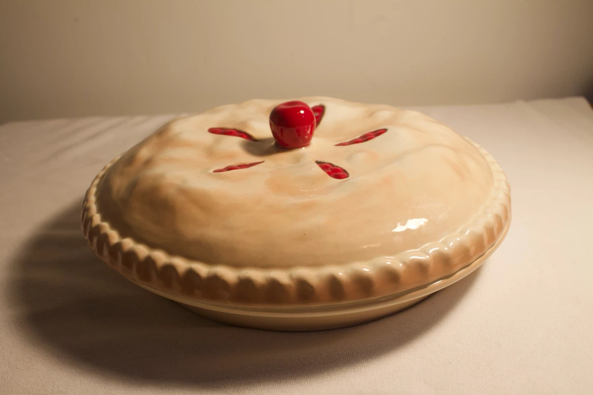 Ceramic Cherry Pie Dish