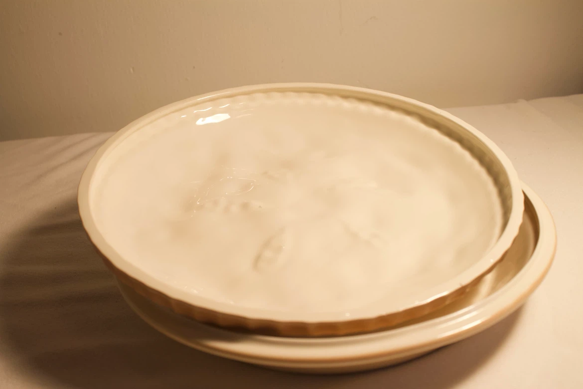 Ceramic Cherry Pie Dish - photo 4