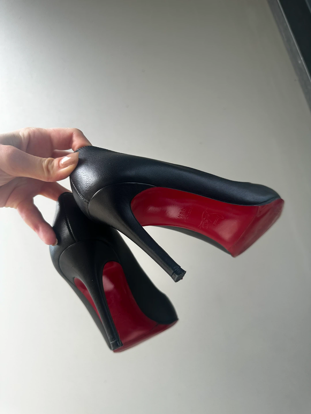 Christian Louboutin size 38.5, 85 mm black leather heels - photo 4