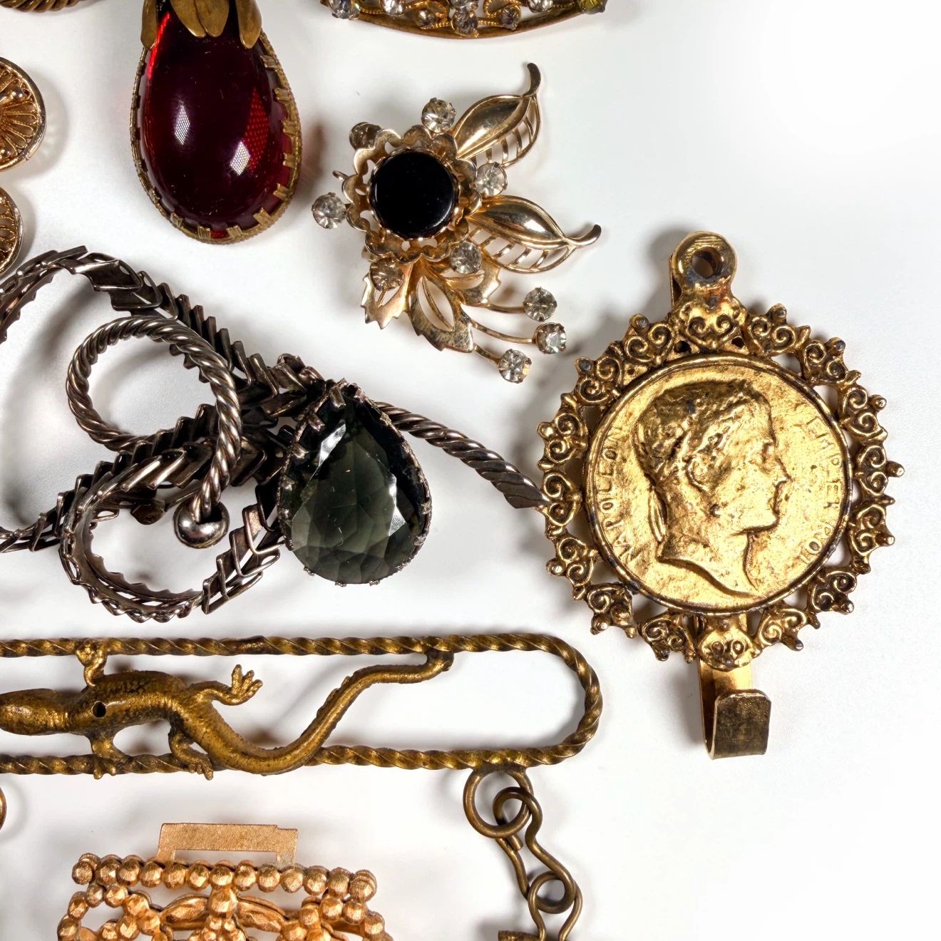 Vintage Costume Jewellery Assortment - photo 3