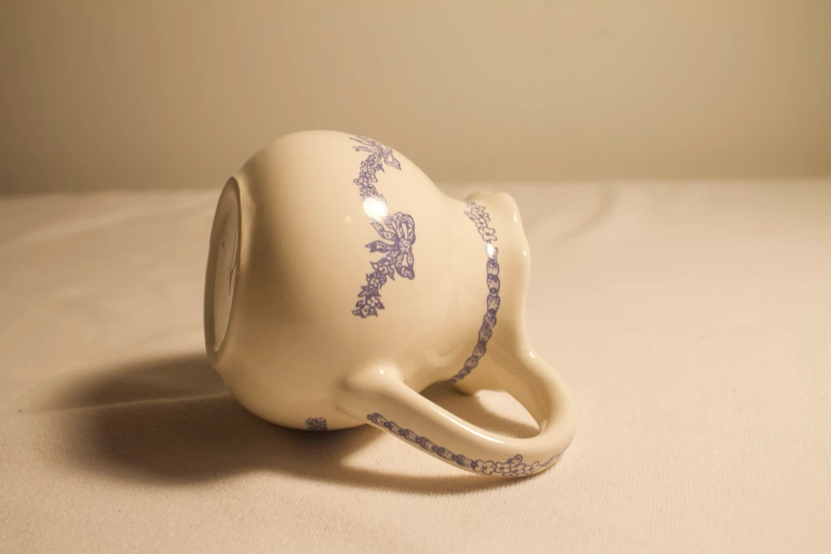 Blue & White Bow Decorated Creamer Transferware - photo 3