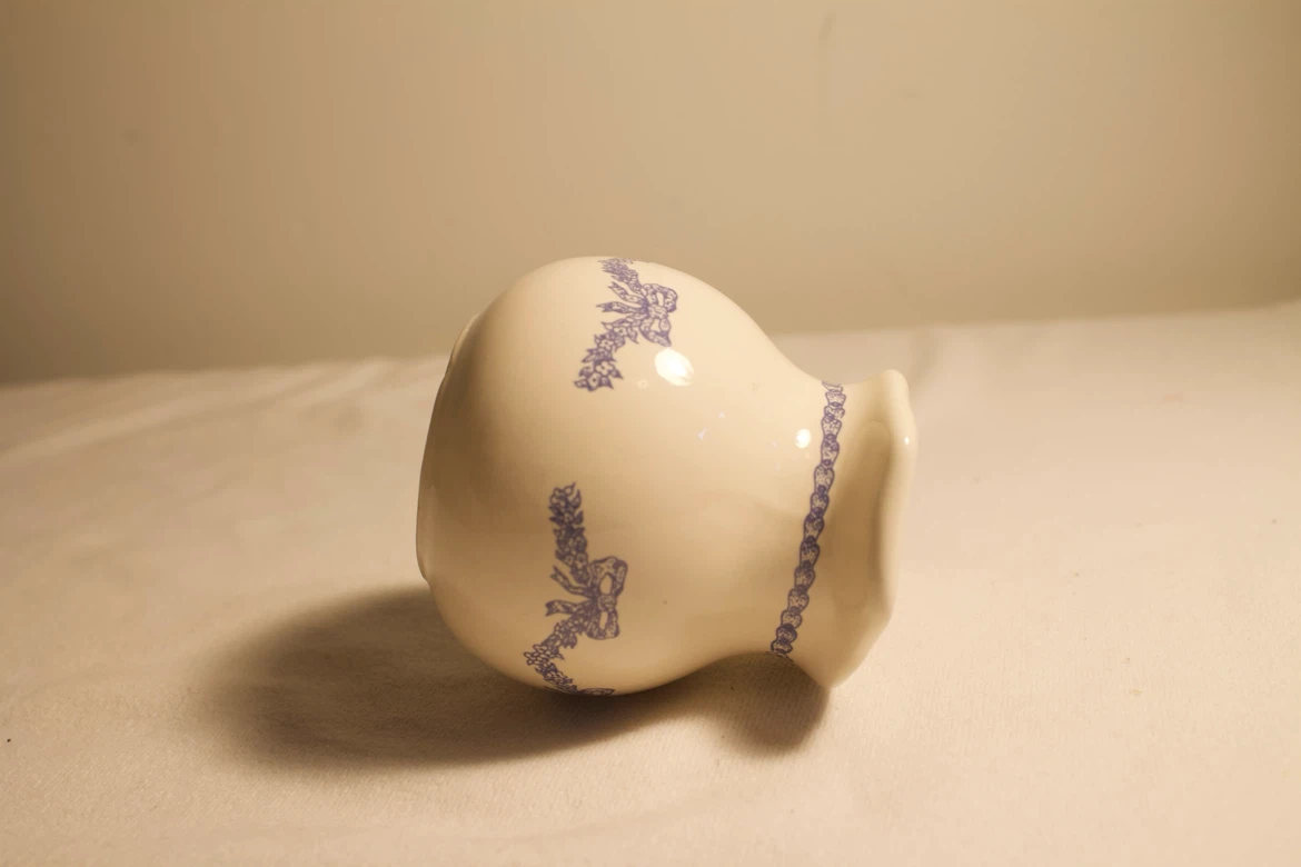 Blue & White Bow Decorated Creamer Transferware - photo 4