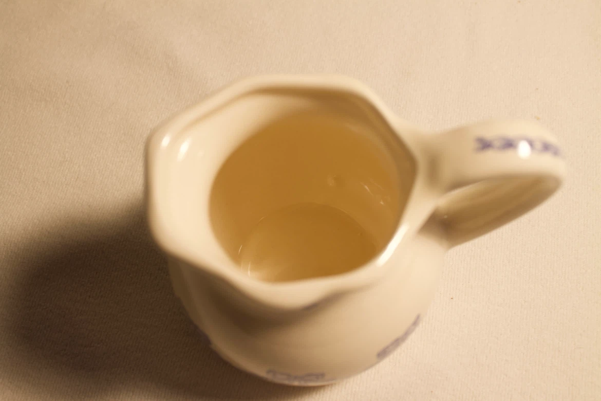 Blue & White Bow Decorated Creamer Transferware - photo 5
