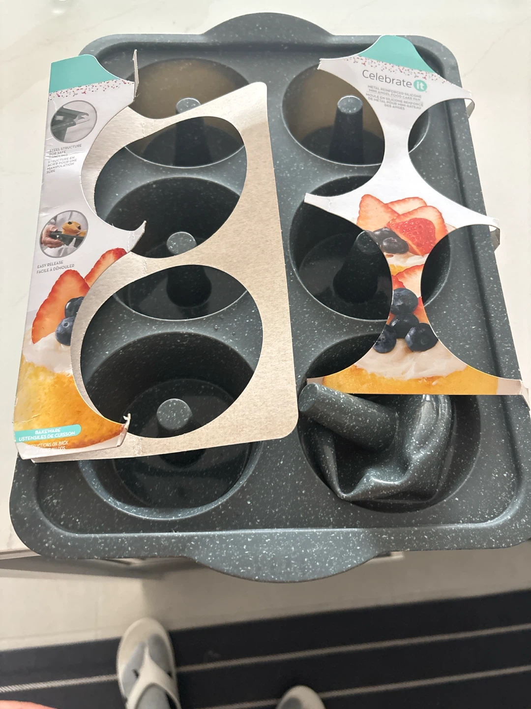 Celebrate It 6-Cavity Donut Pan