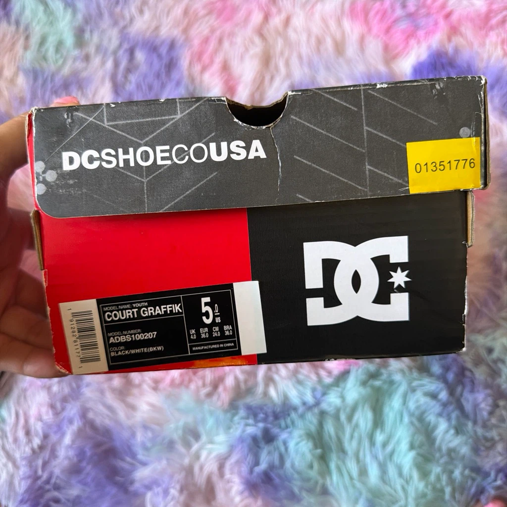 DC Court Graffik Youth Shoes Black/White Size 5 - photo 5