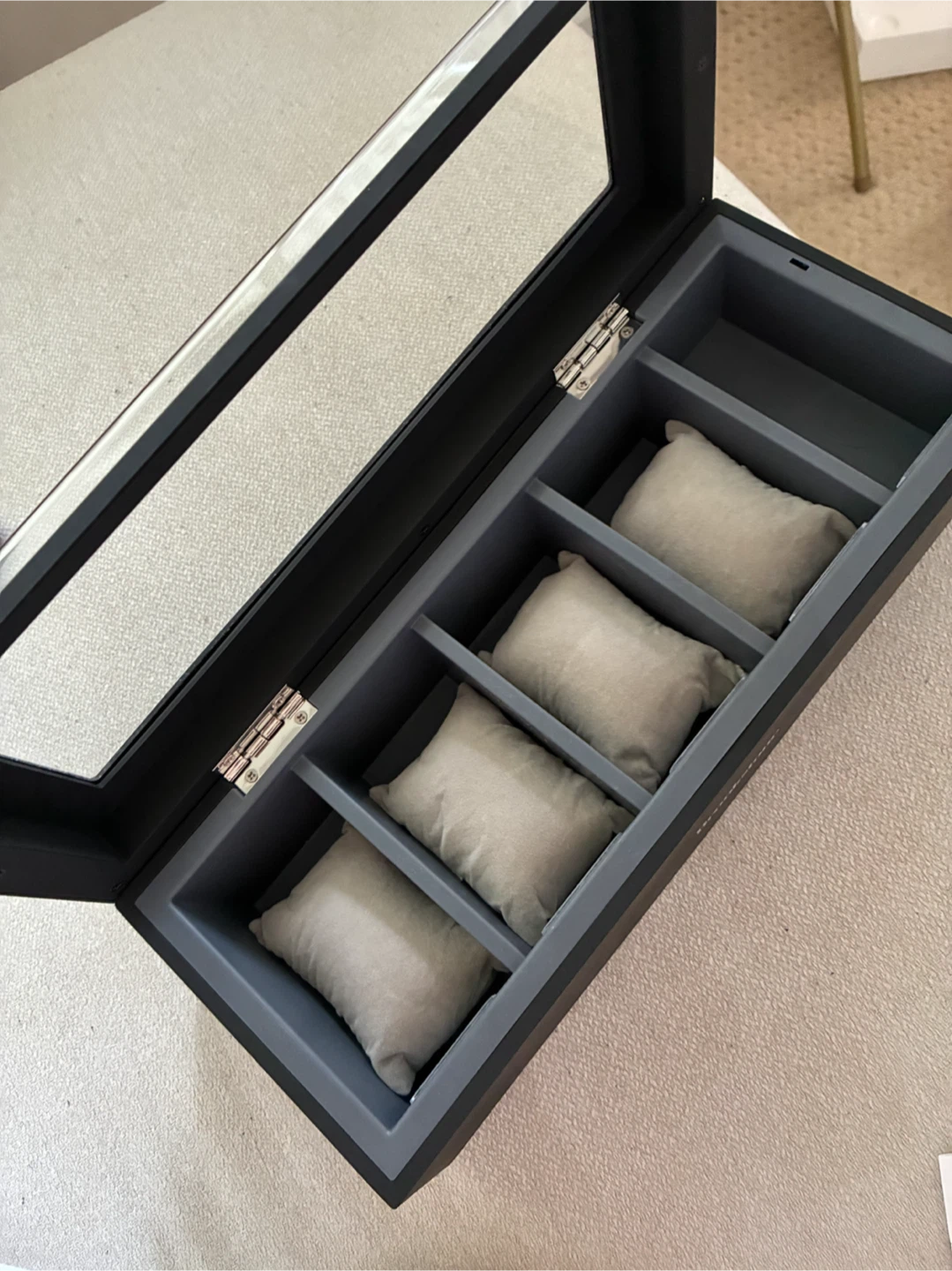 MOVING SALE : Brookstone 5-slot watch box