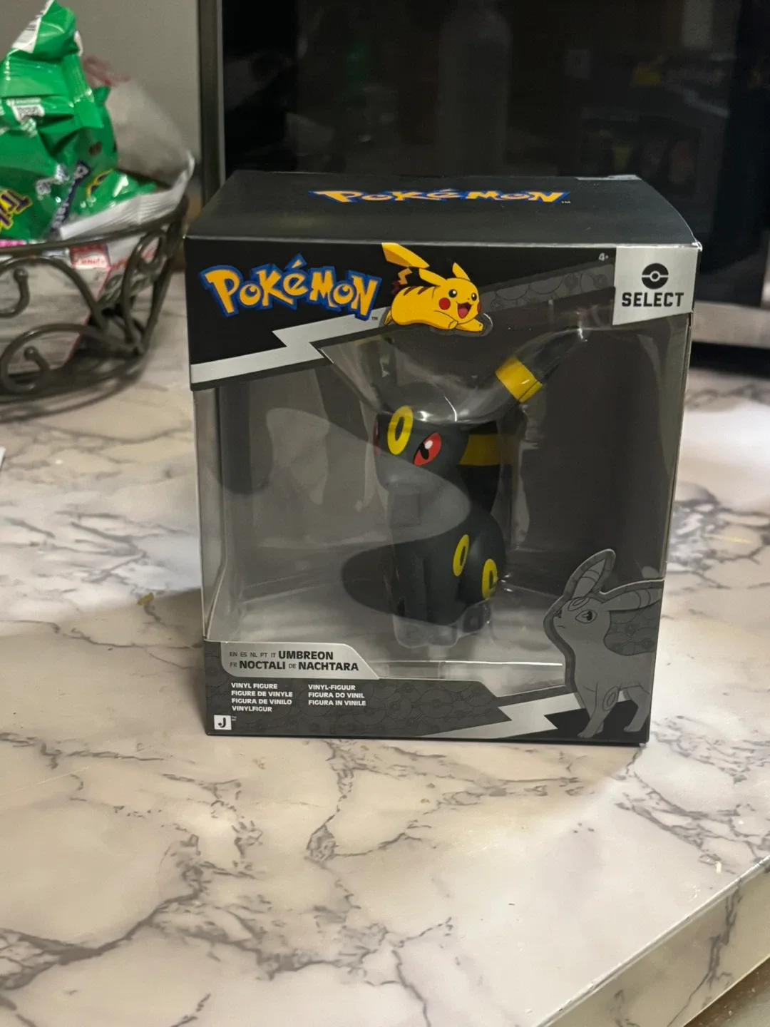 Pokemon Select Umbreon Vinyl Figure