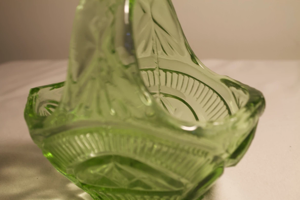 Green Pressed Glass Basket - photo 2