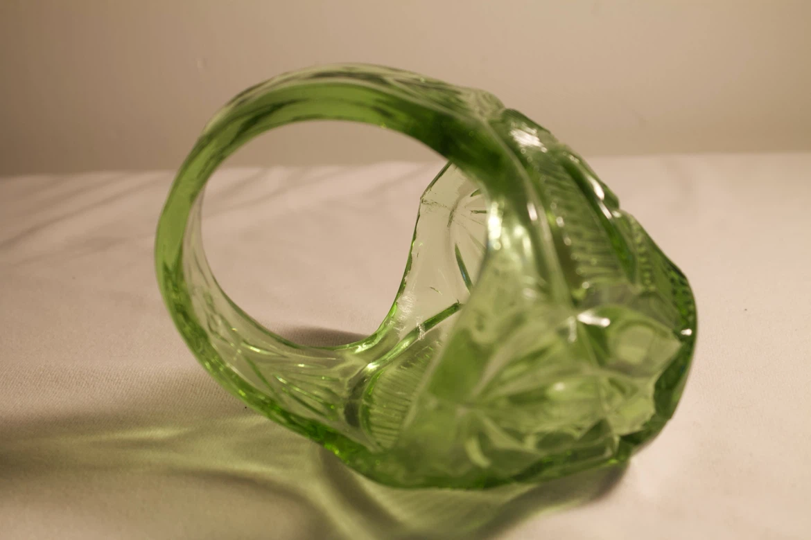 Green Pressed Glass Basket - photo 3