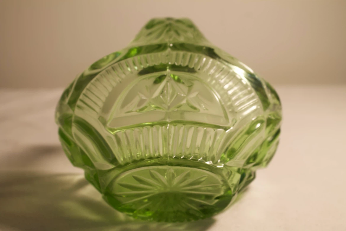 Green Pressed Glass Basket - photo 4