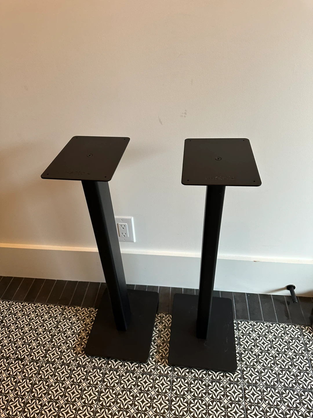 28" bookshelf speaker stands