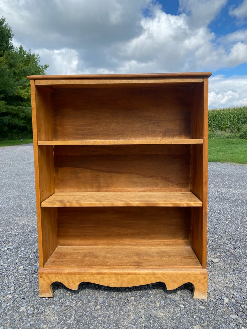 Vintage Walnut Bookcase / Display Shelf (CAN DELIVER)