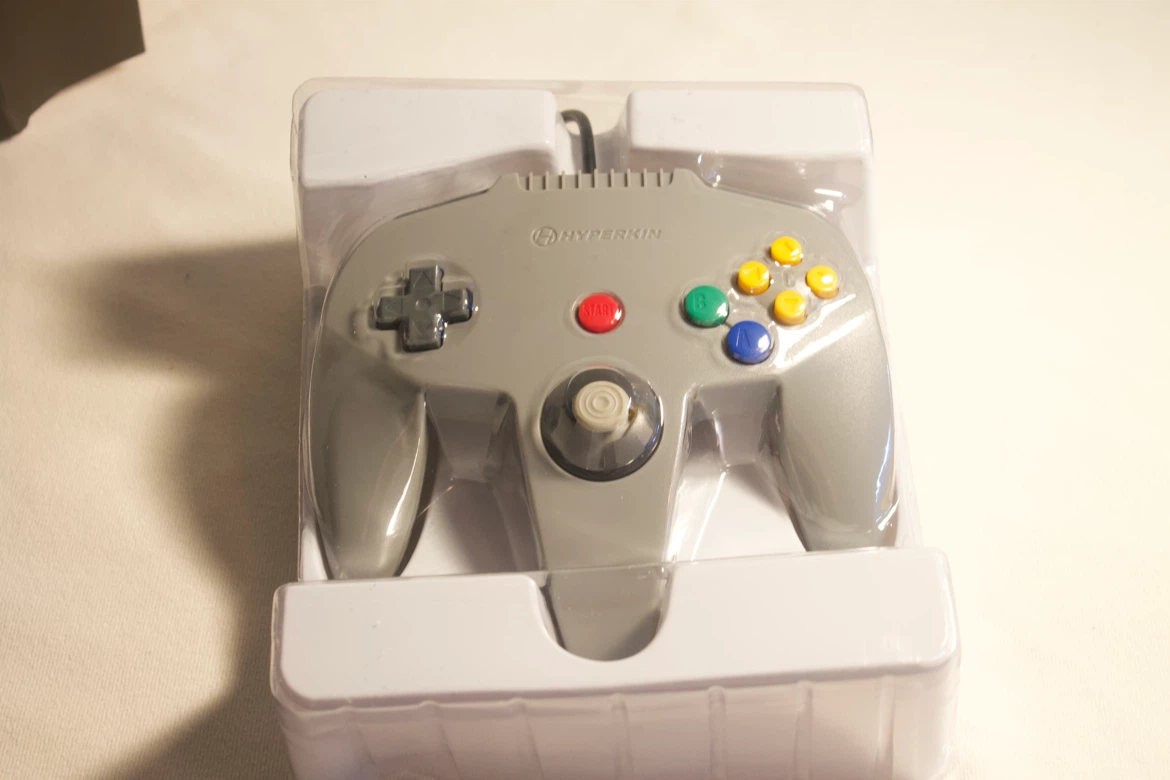 Captain Brand Nintendo 64 Controller in Box - photo 5