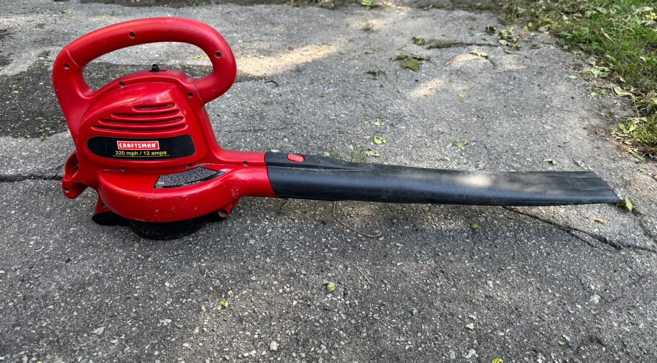 Craftsman Electric Leaf Blower - photo 2