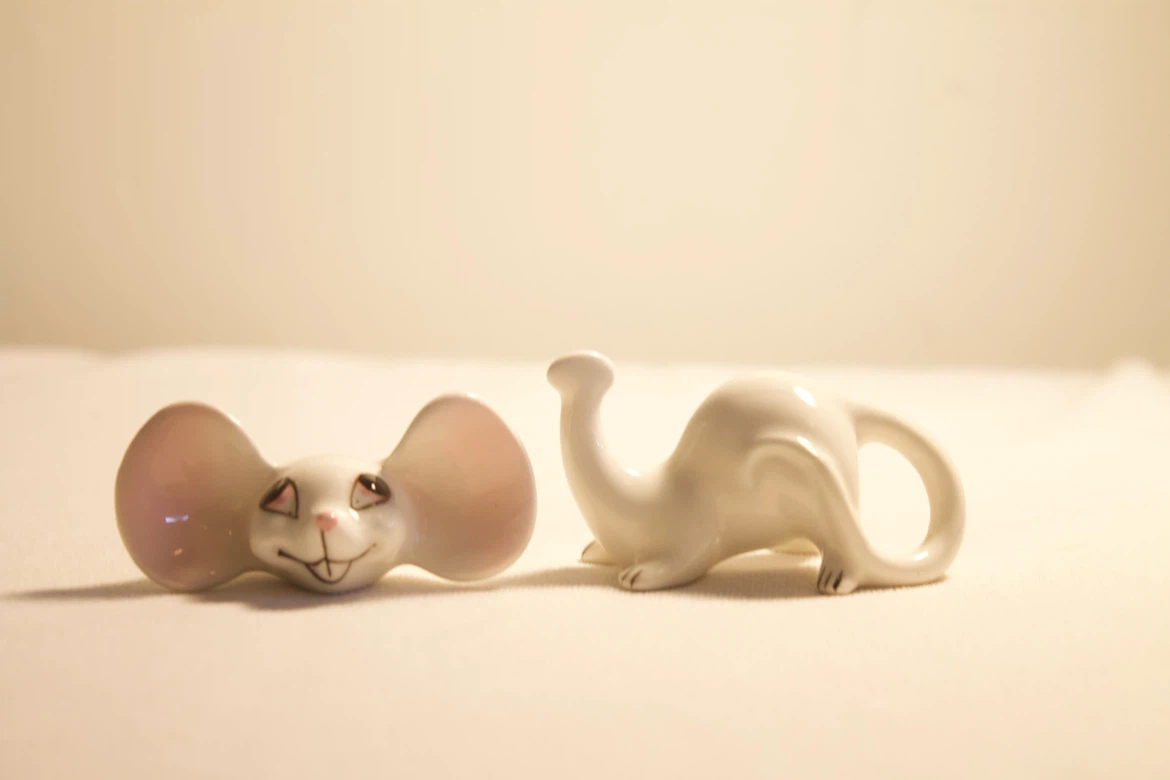 Vintage Bone China Mouse Bobblehead Kitsch Style - photo 5