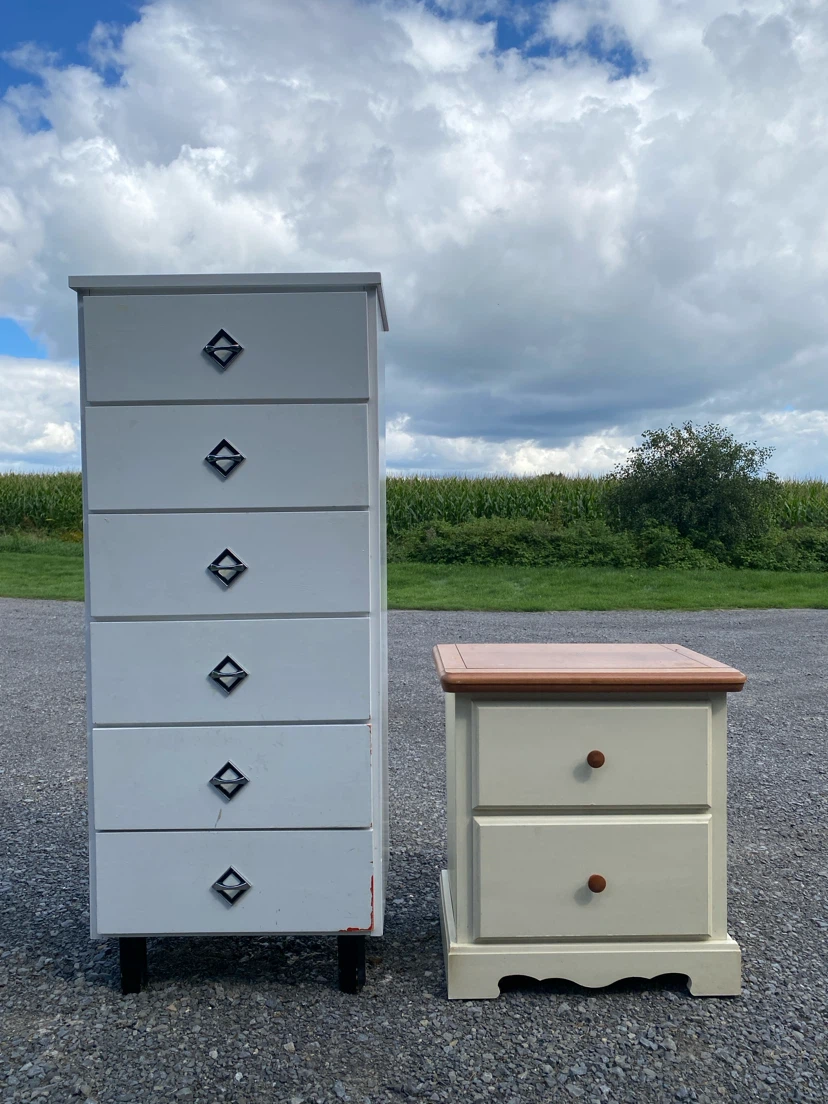 Vintage Tall Chest of Drawers / Nightstand (CAN DELIVER)