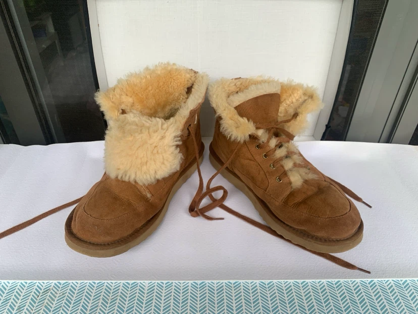 Suttons UGG Australia Tan Suede Boots
