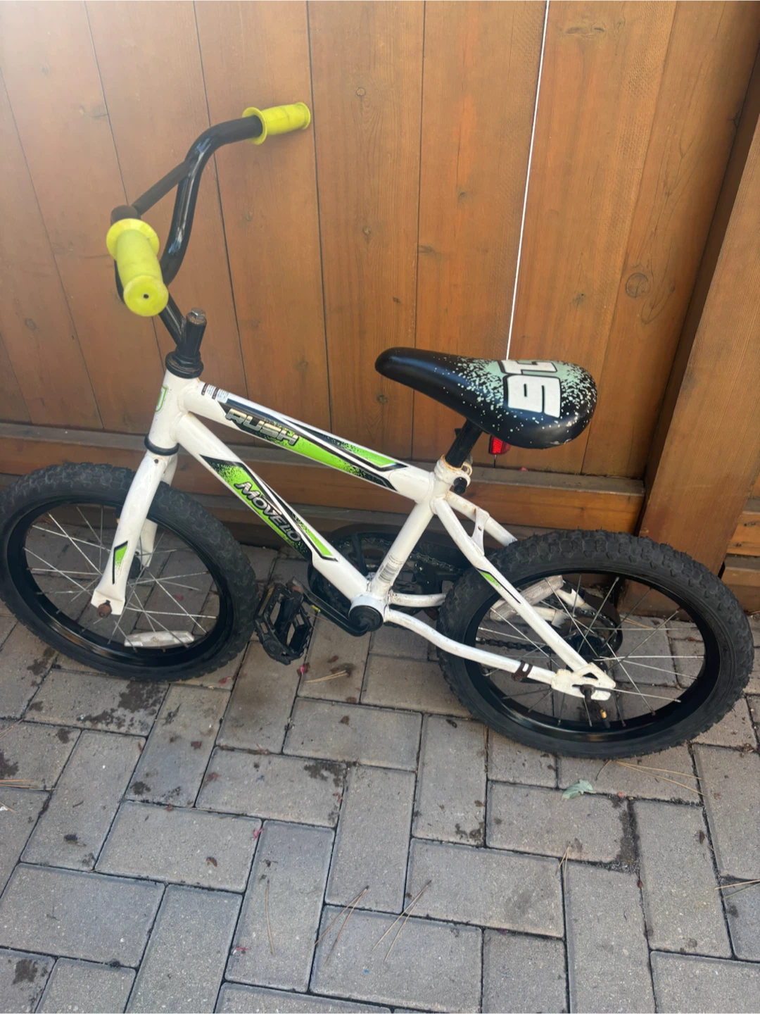 Movelo Rush 16-inch Kids Bike