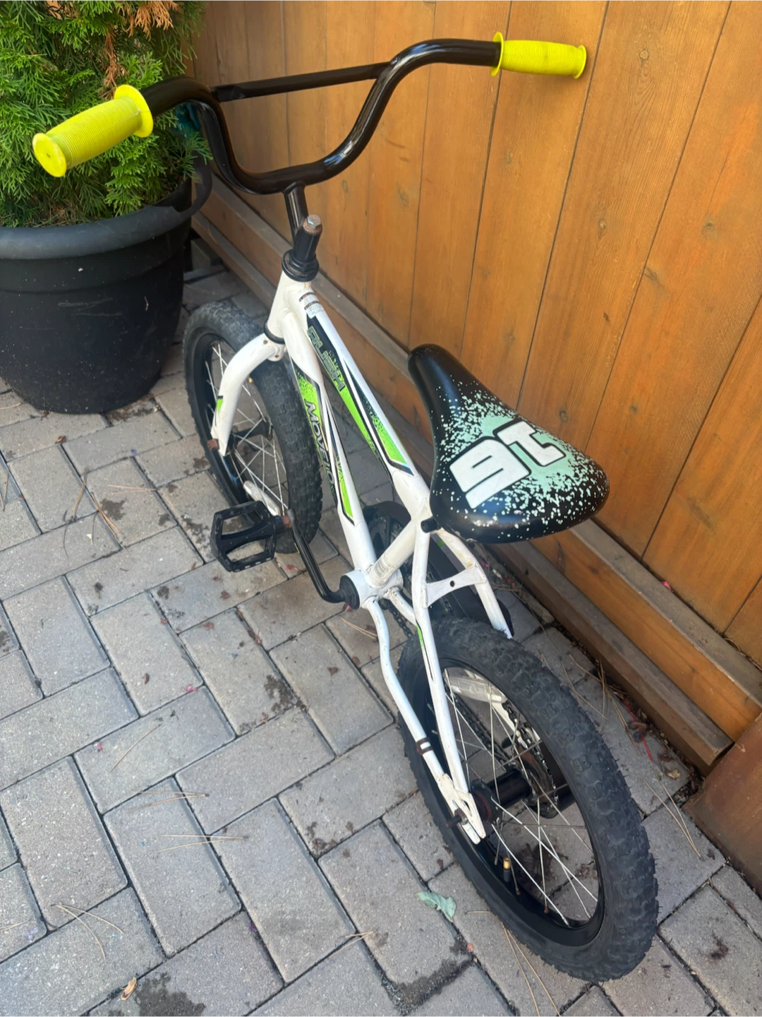 Movelo Rush 16-inch Kids Bike - photo 2