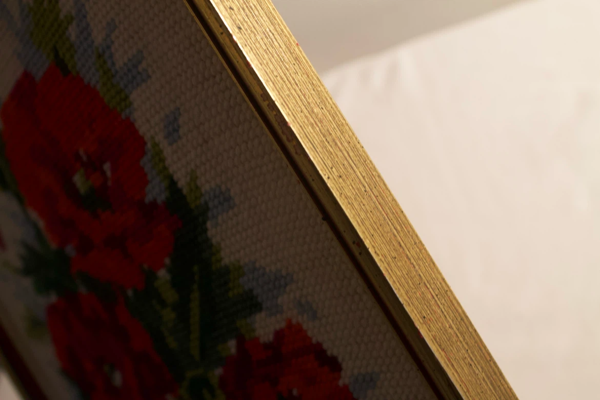 Cross Stitch Roses in Frame - photo 5