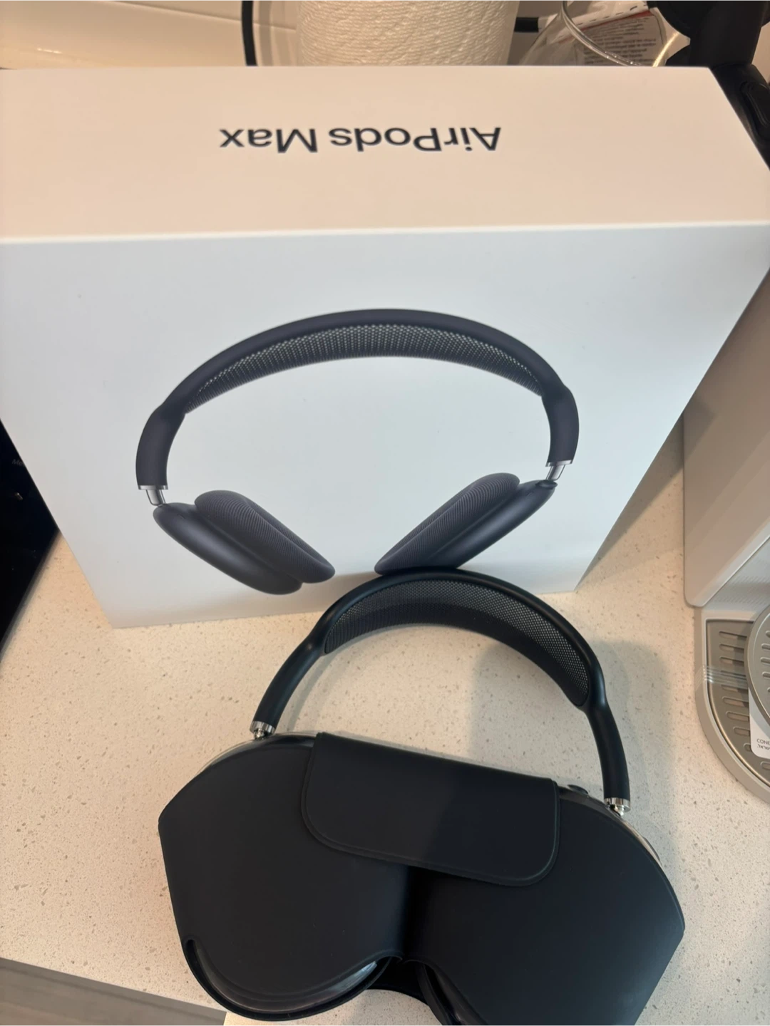 (BRAND NEW) Apple AirPods Max 2