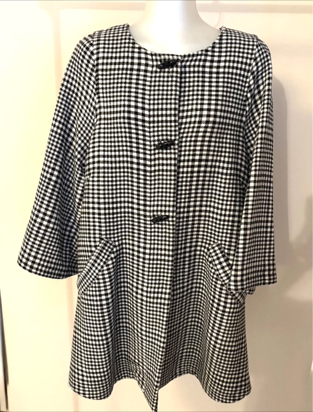 Black and white checkered coat Size L