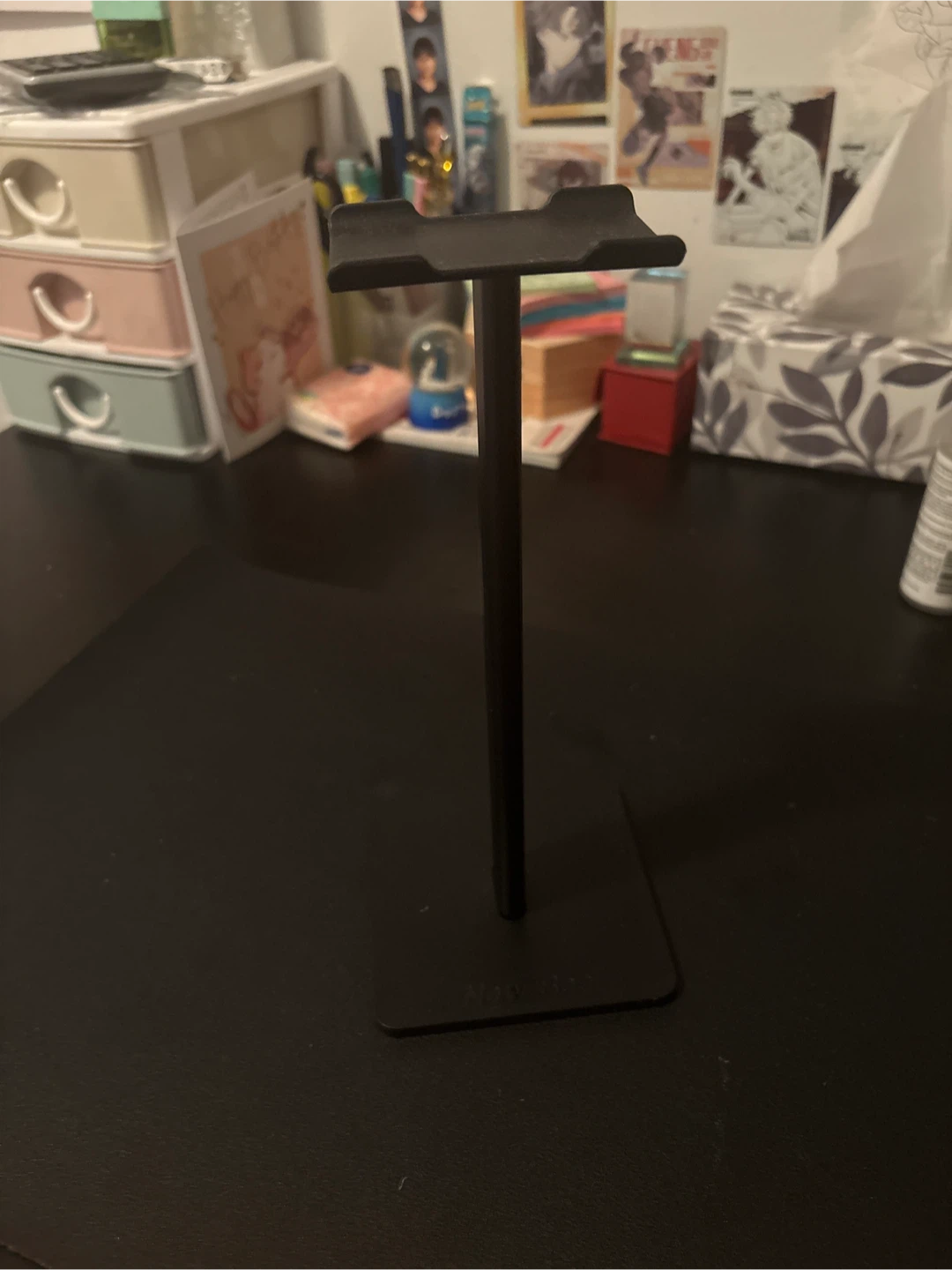 Headphone stand