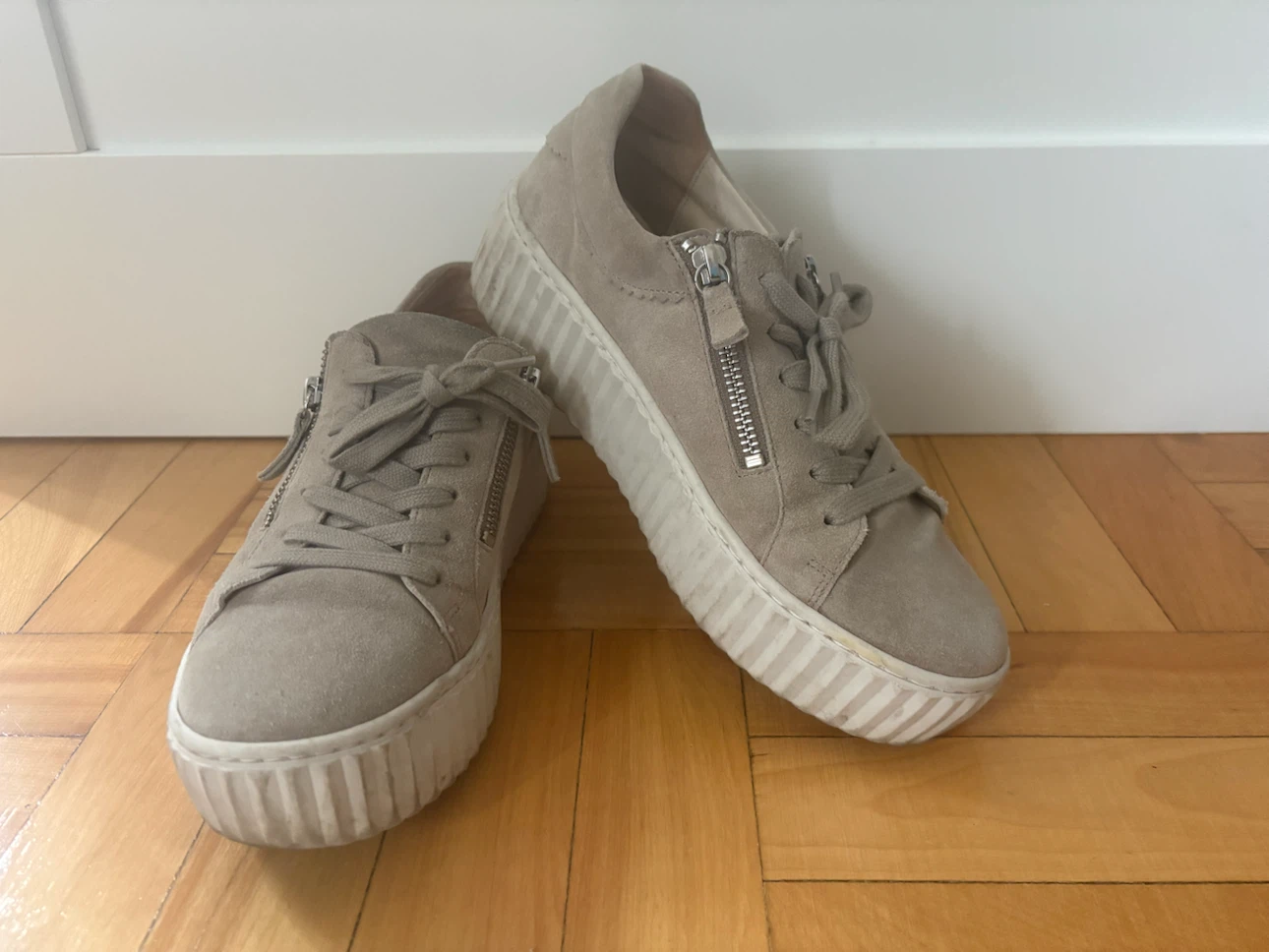 Gabor Ferry Suede Sneakers Size W8