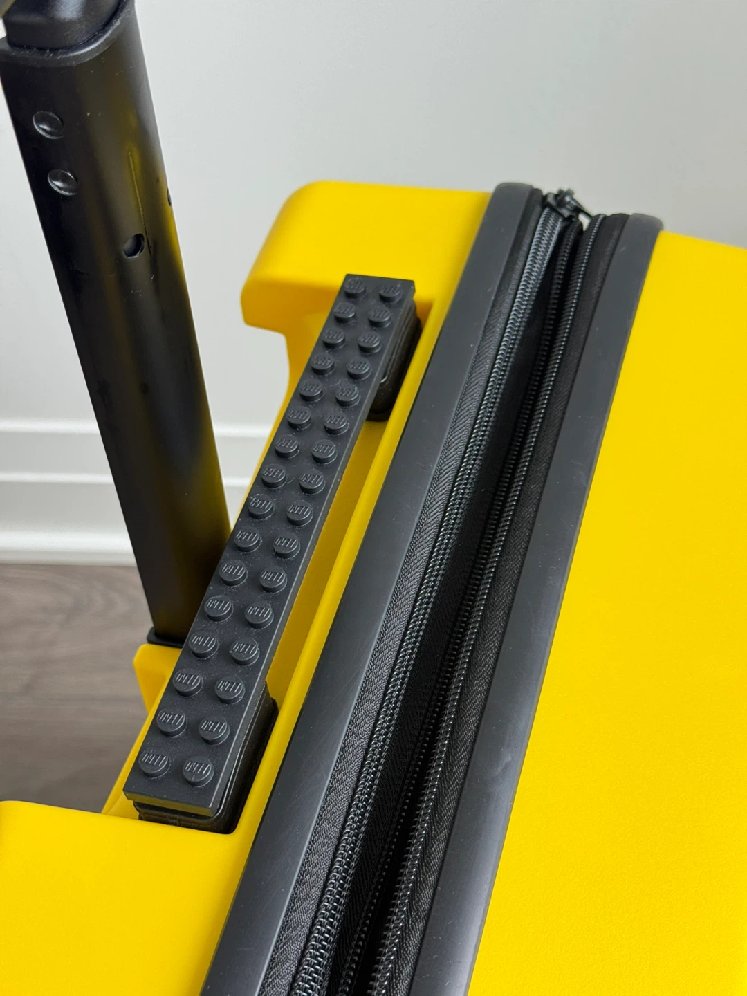 LEGO Luggage Expandable Trolley - photo 3