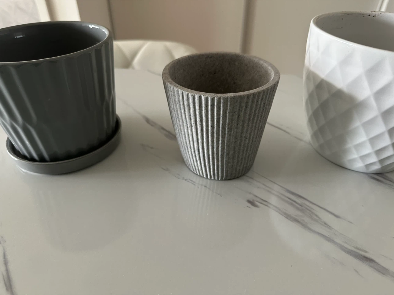 Set of three decorative plant pots - photo 2