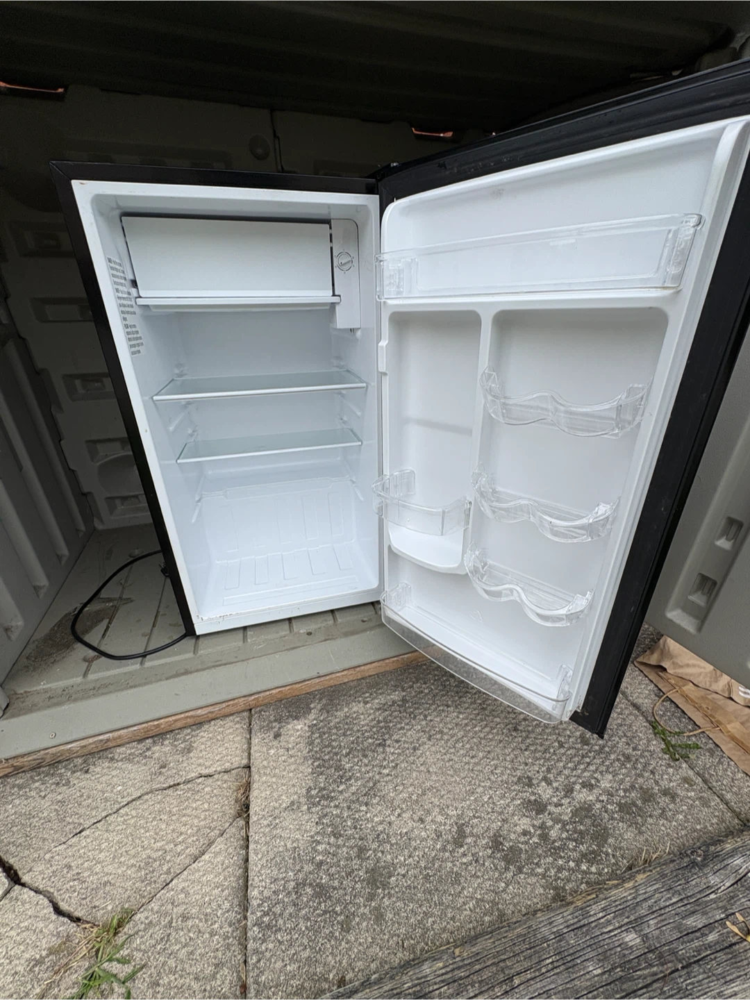 Hamilton Beach Compact Mini Fridge - photo 4