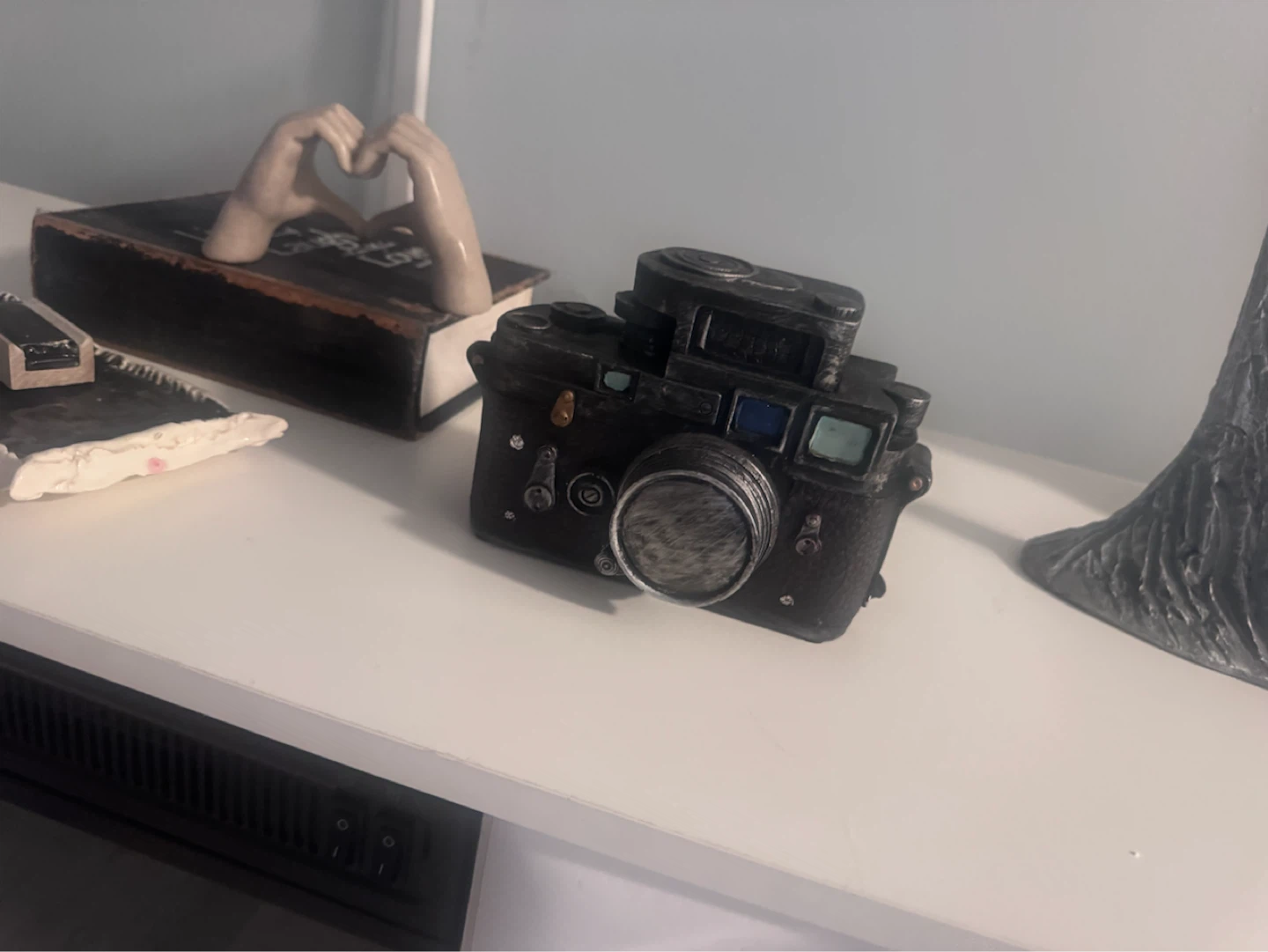 Vintage Style Decorative Camera Figurine - photo 2