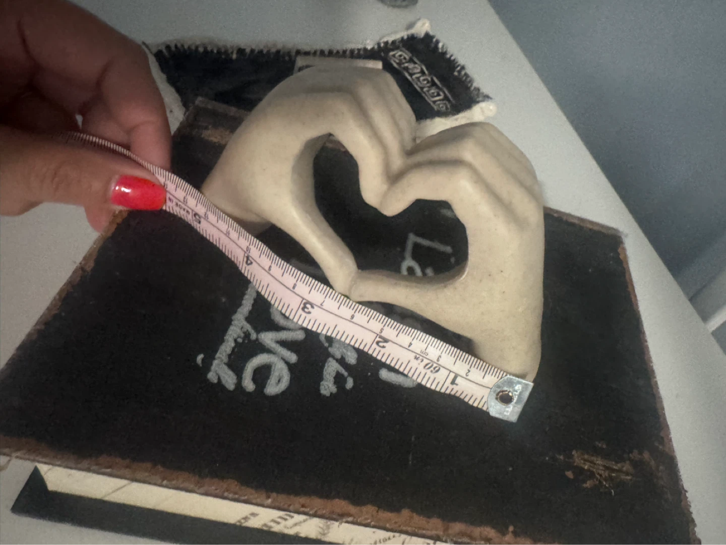 Heart Shape Hands Decor - photo 2