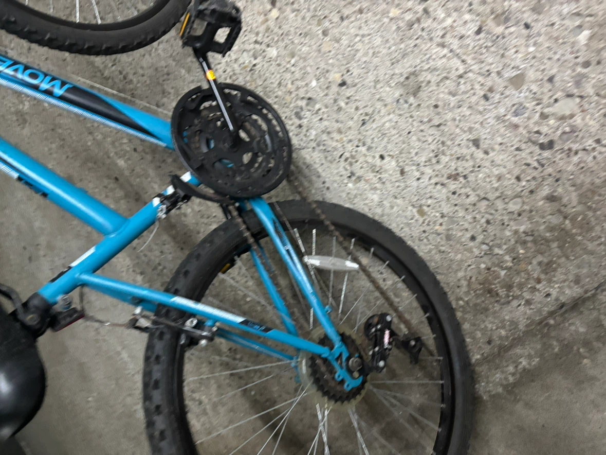 Movelo Algonquin Mountain Bike (Blue) – Great Condition - photo 4