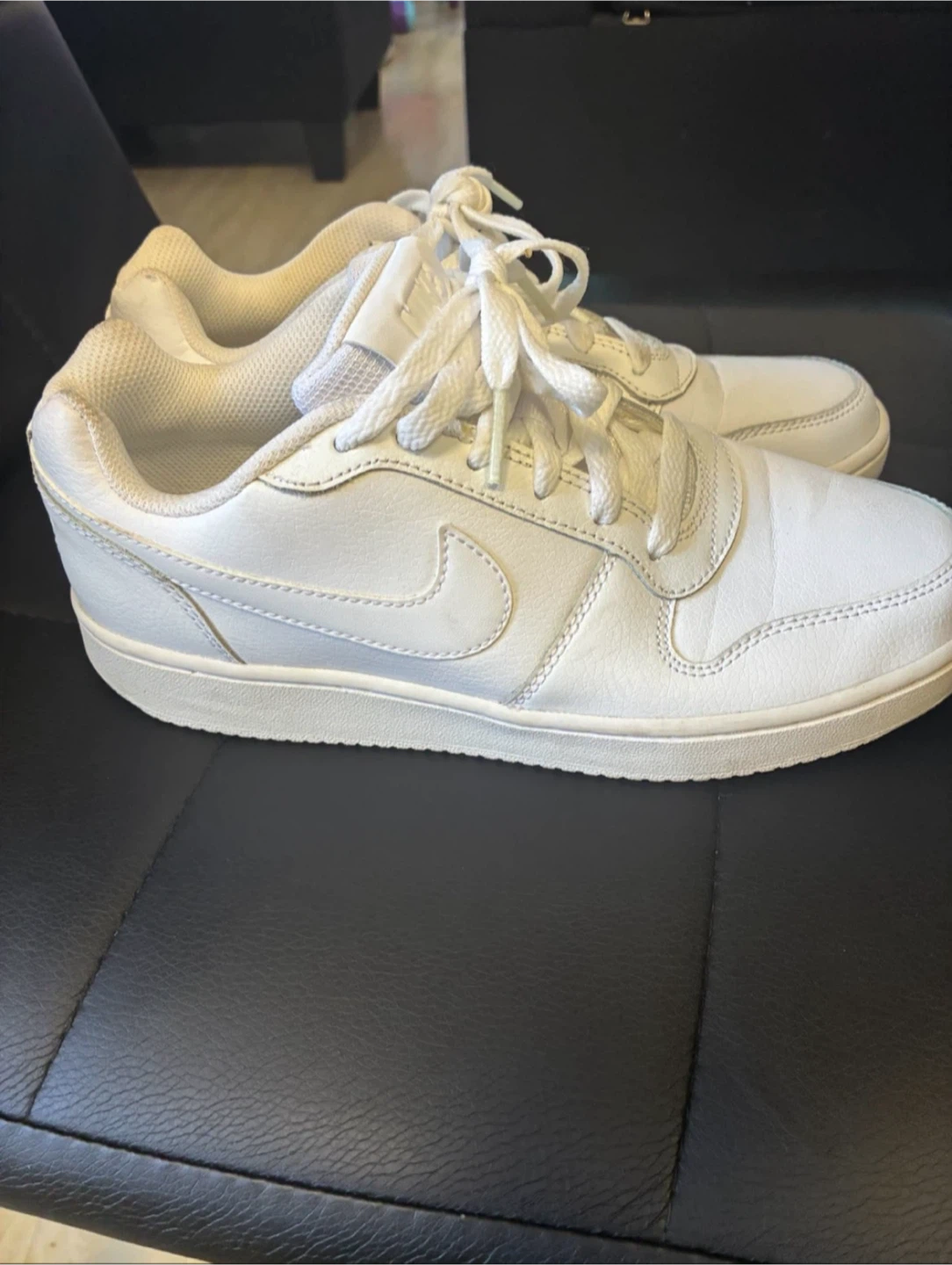 White Nike Sneakers - photo 2