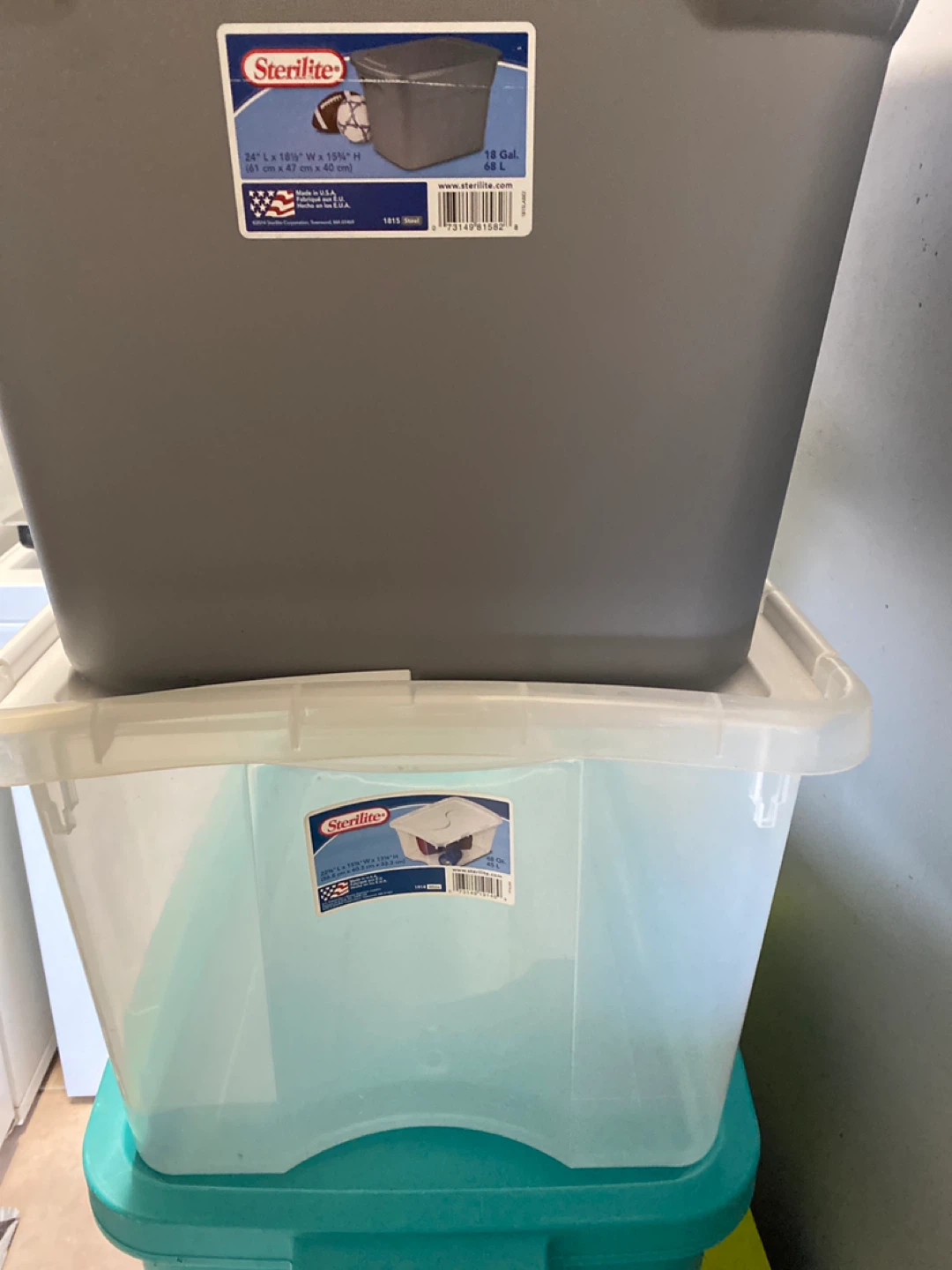 Storage containers