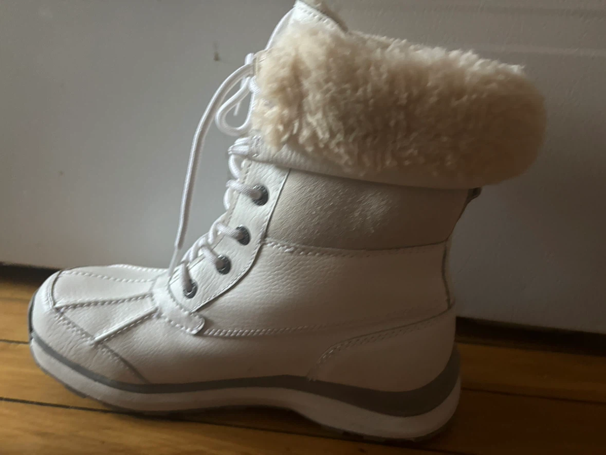 UGG White Lace-Up Fur Lined Winter Boots - photo 4