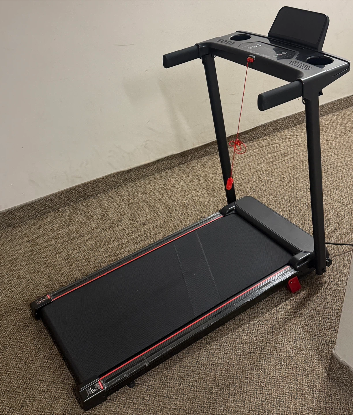 3.0HP Treadmill - Powers On, Needs Repair / Parts - photo 2