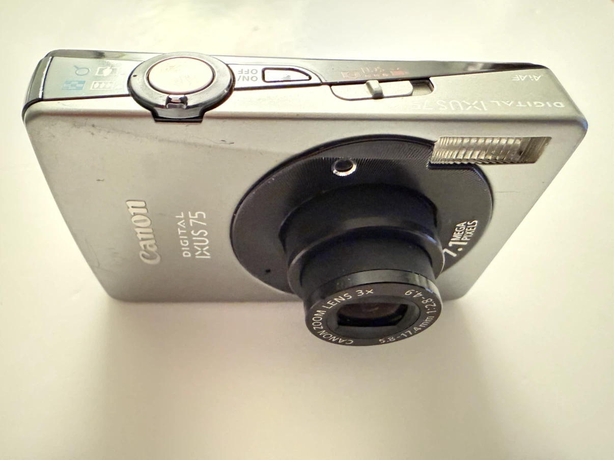 Canon Digital IXUS 75 Silver Camera - photo 2