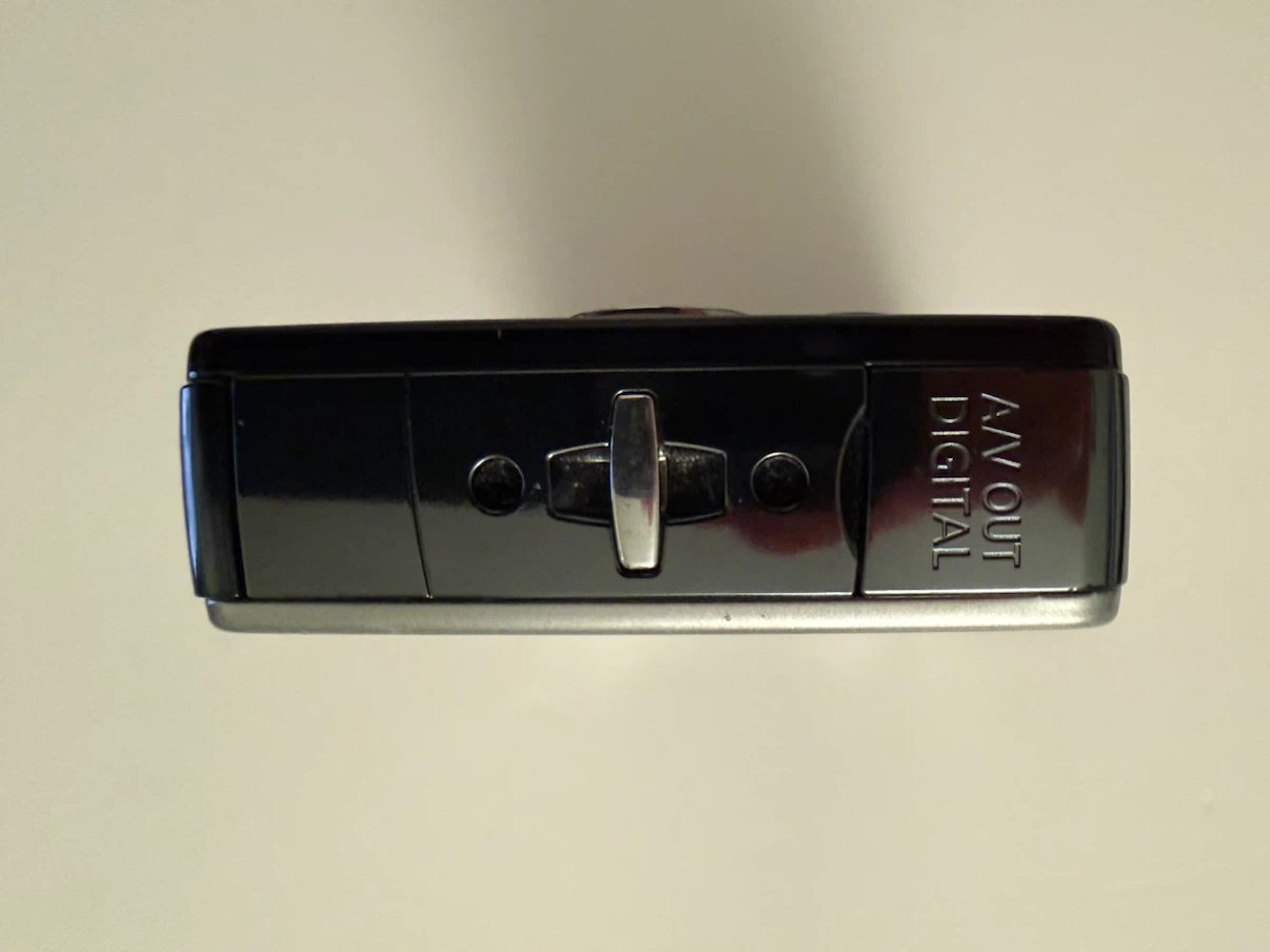 Canon Digital IXUS 75 Silver Camera - photo 3