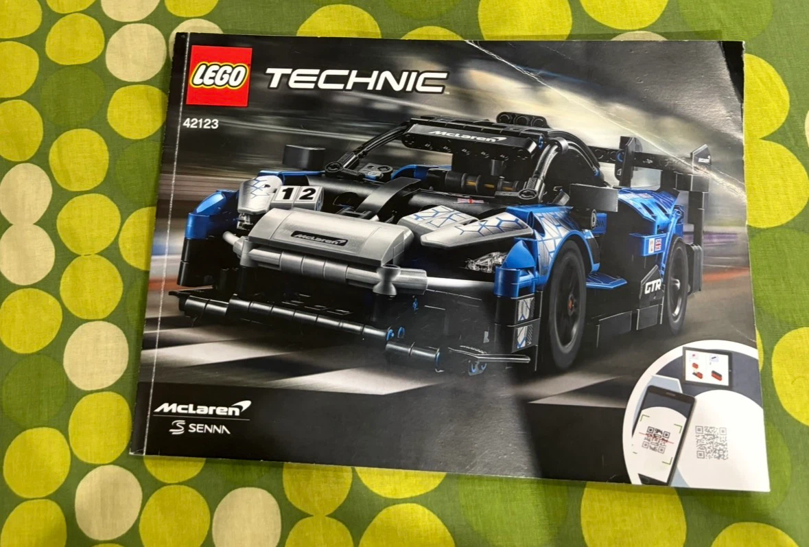 LEGO Technic McLaren Senna GTR - photo 2