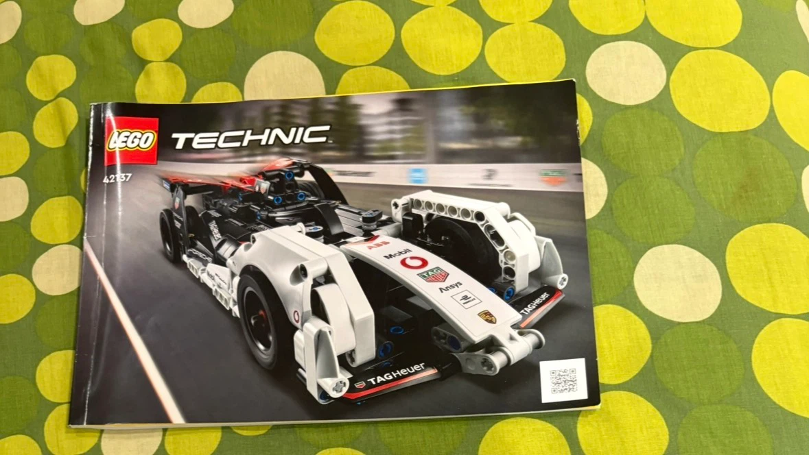 LEGO Technic Formula E Car - photo 2