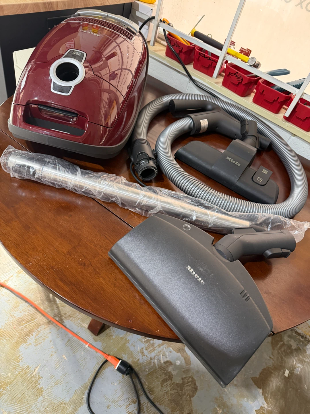 Miele C3 PowerLine Canister Vacuum - photo 2