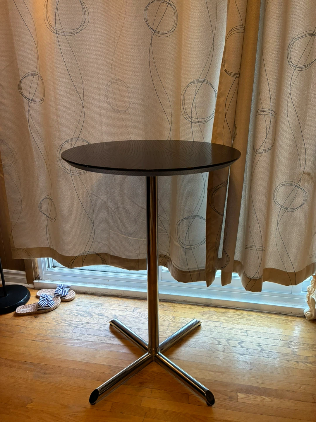 Round Black Pedestal Table - photo 2