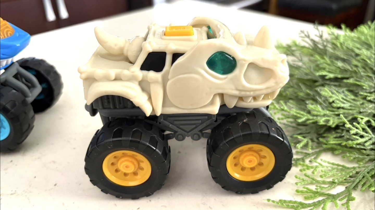 Set of 5 Hot Wheels Monster Trucks - photo 5