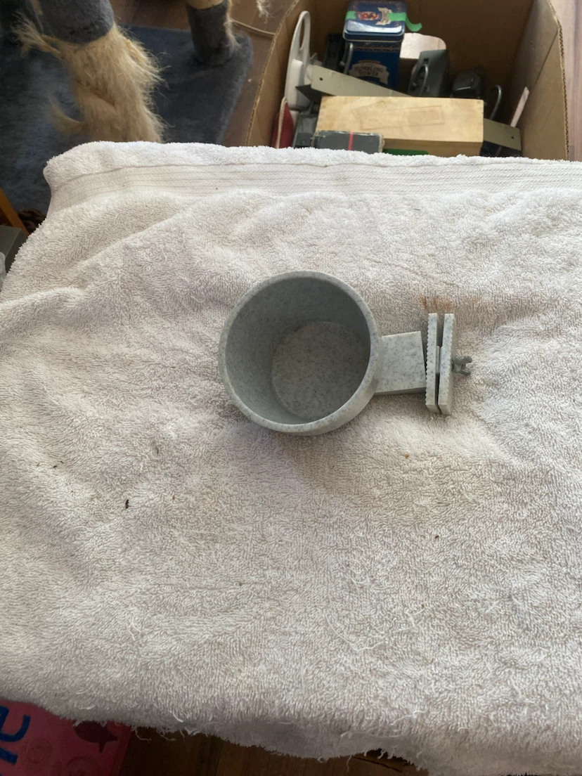 Metal Clamp-on Bird Feeder Cup