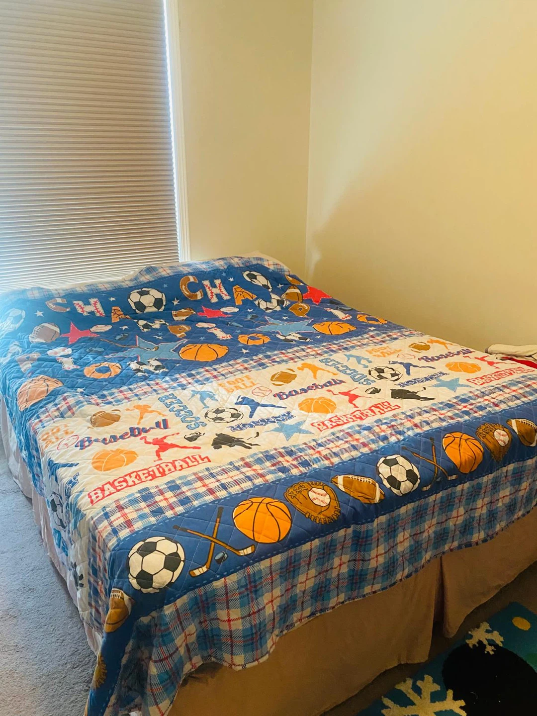 Queen size bed with mattress and frame - photo 2