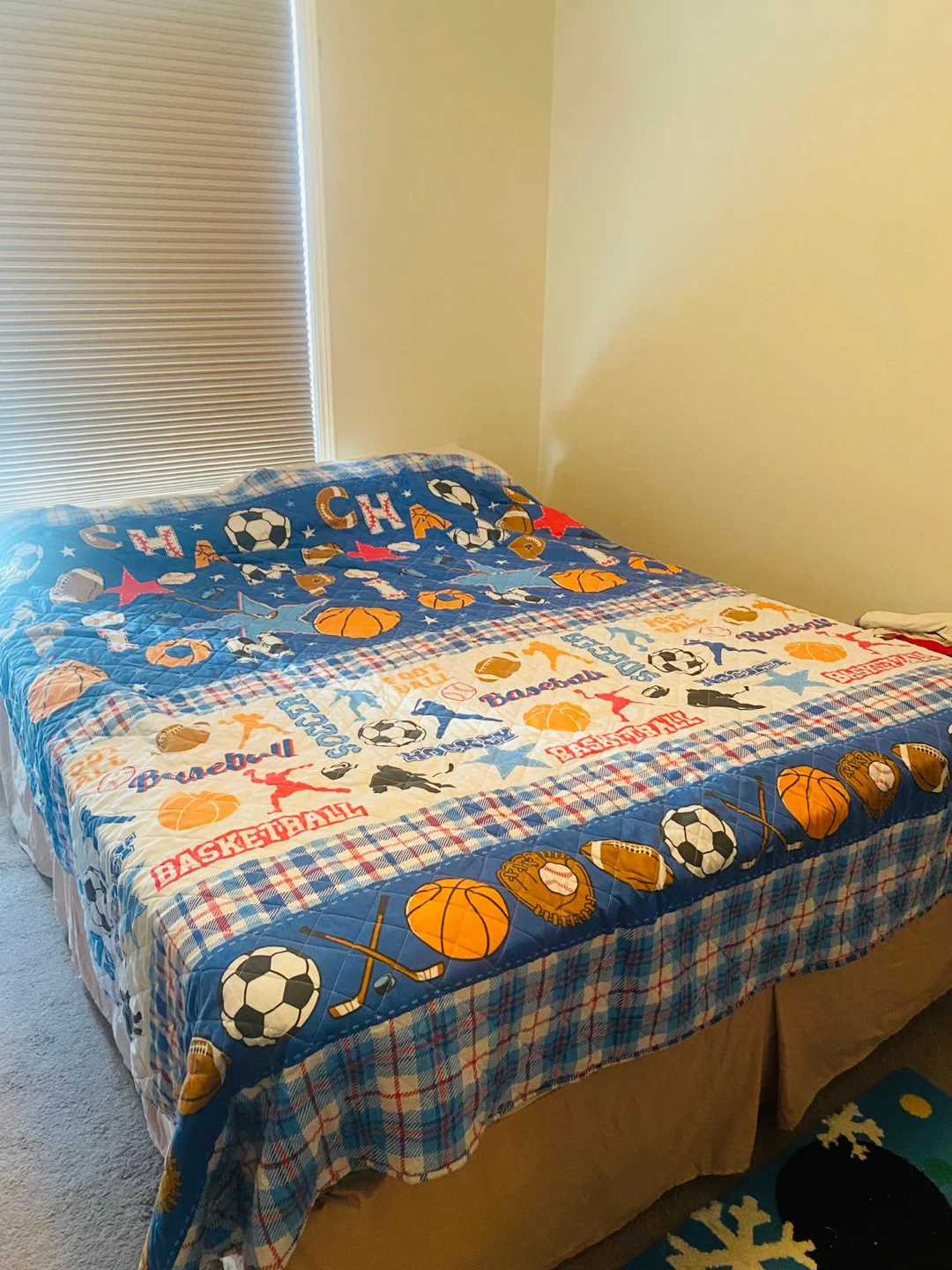 Queen size bed with mattress and frame - photo 3