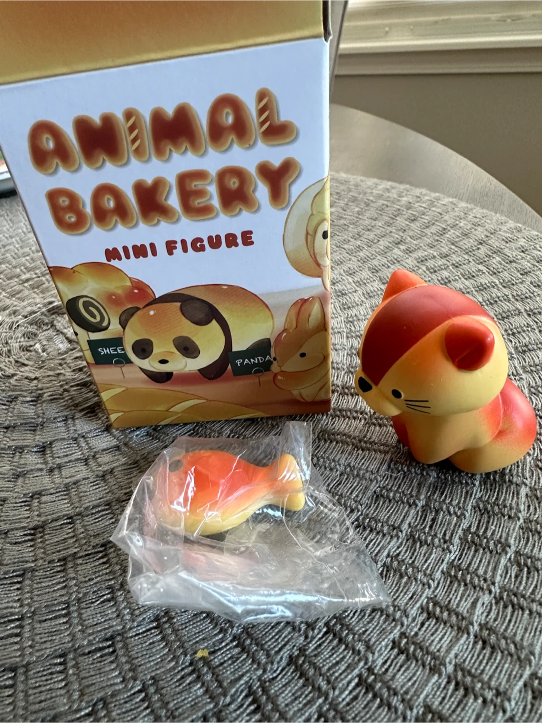 Animal Bakery Cat Mini Figure